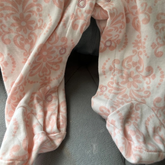 Little me 3 moths baby girl’s damask footie sleeper with hat - Picture 6 of 9